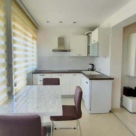 Apartment Myrjam *