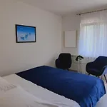 Myrjam * באסקה