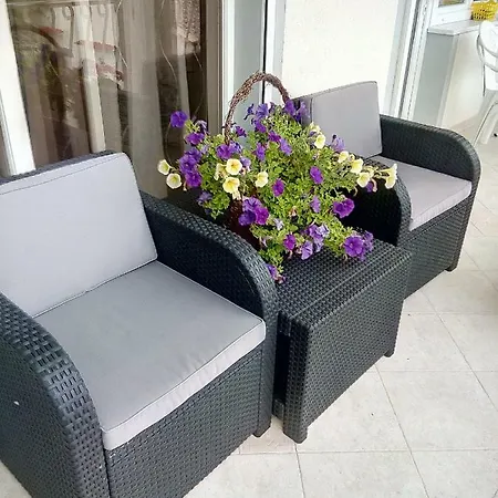Myrjam Apartament *