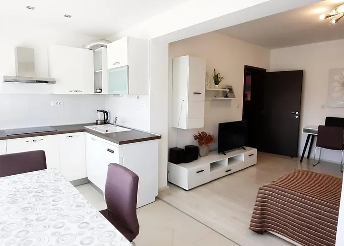 Myrjam Apartment